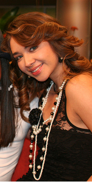 ملف:Daniela Luján.png