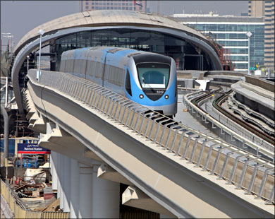 ملف:Dubai Metro2.jpg