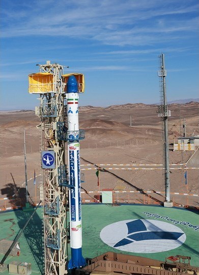 ملف:Safir space launch vehicle carrying Fajr satellite 11.jpg