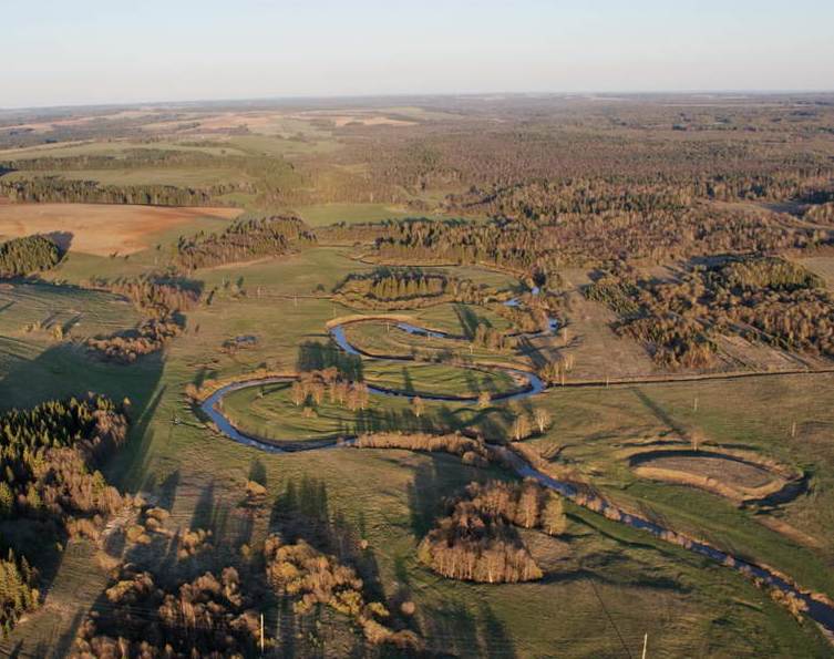 ملف:Варыж река.jpg