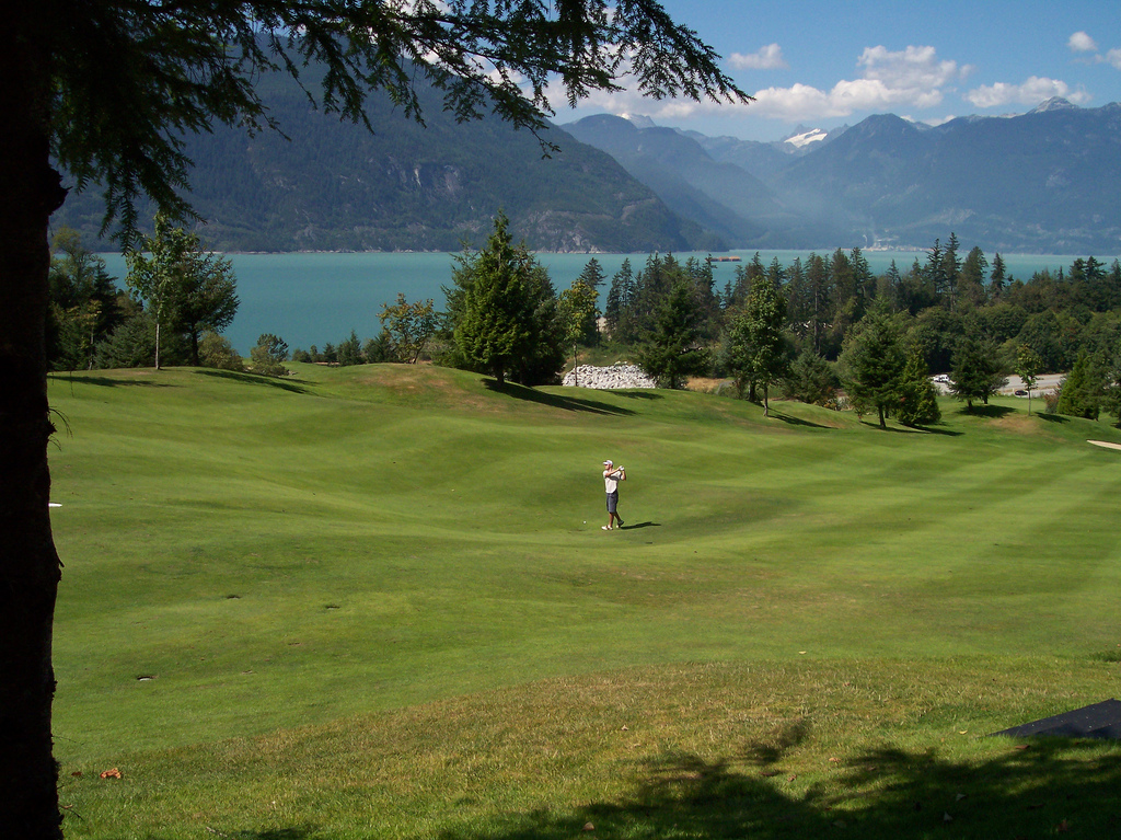 ملفFurry Creek, British Columbia golf 2004.jpg المعرفة