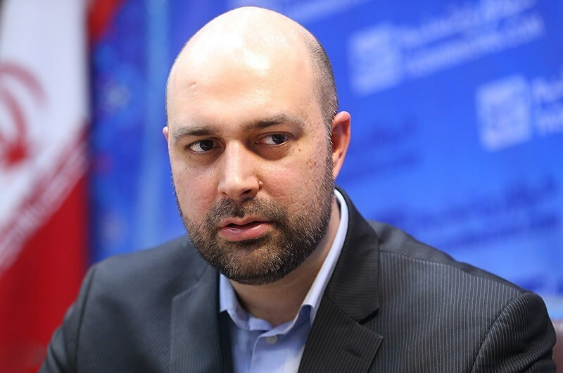 ملف:Ruhollah Rahmani in 2016 interview with Tasnim News Agency (02).jpg