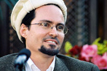 ملف:HamzaYusuf.jpg