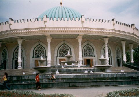 ملف:Historical museum Tashkent.jpg