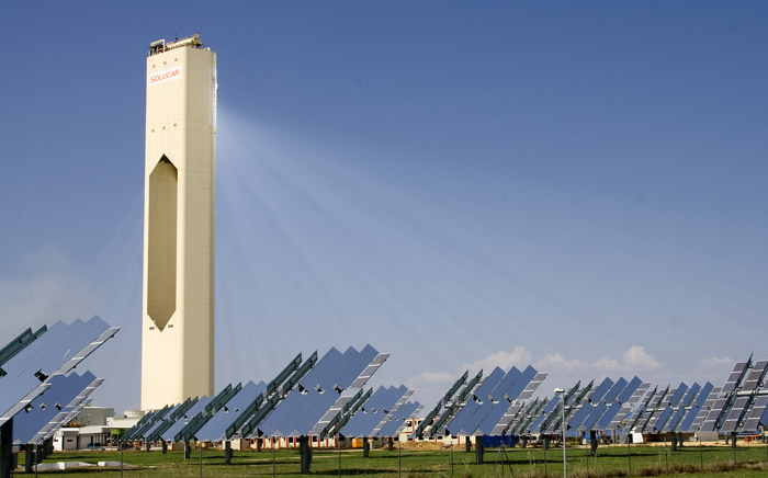 ملف:PS10 solar power tower.jpg