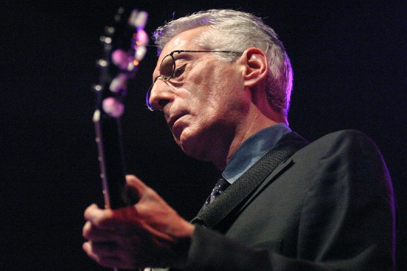ملف:Pat Martino.jpg