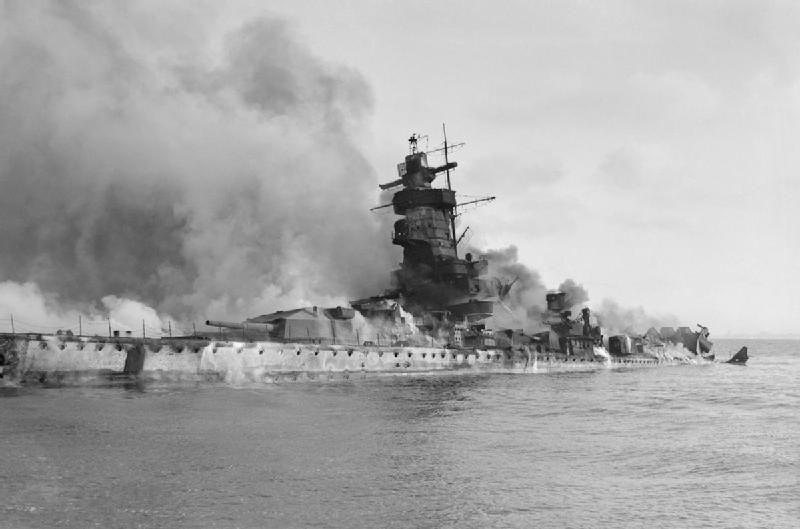 ملف:Admiral Graf Spee Flames.jpg