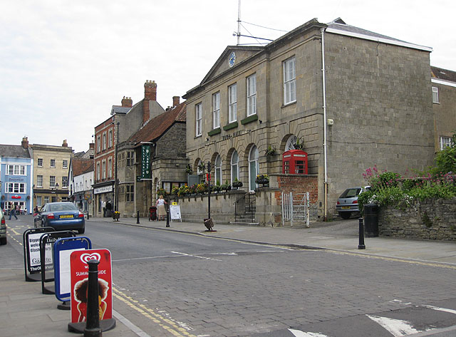 ملف:Glastonbury Town Hall.jpg