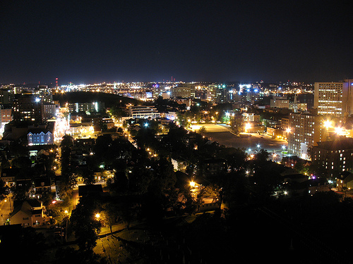 ملف:Centreatnight.jpg