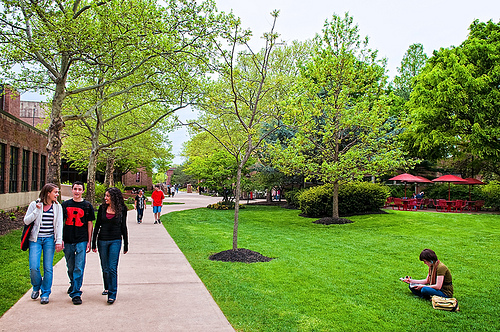 ملف:Ru-camden-campus walk.jpg
