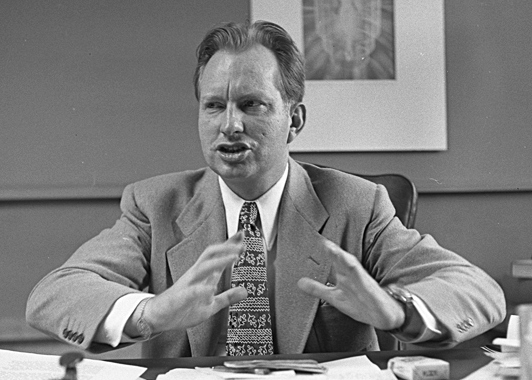 ملف:L. Ron Hubbard in 1950.jpg