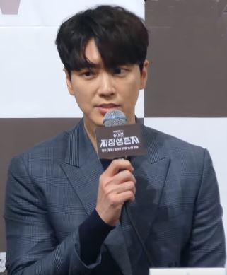 ملف:190701 tvN 드라마 '60일,지정생존자' 제작발표회 이준혁.jpg