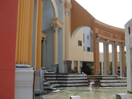 ملف:Charles Moore Piazza d'Italia.jpg