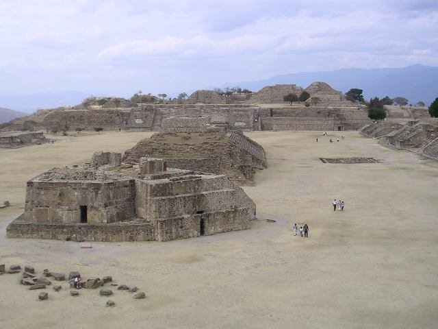 ملف:Monte Albán archeological site, Oaxaca.jpg