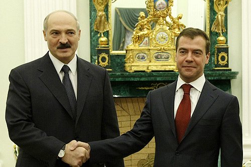 ملف:Lukashenko and Medvedev December 2008.jpg
