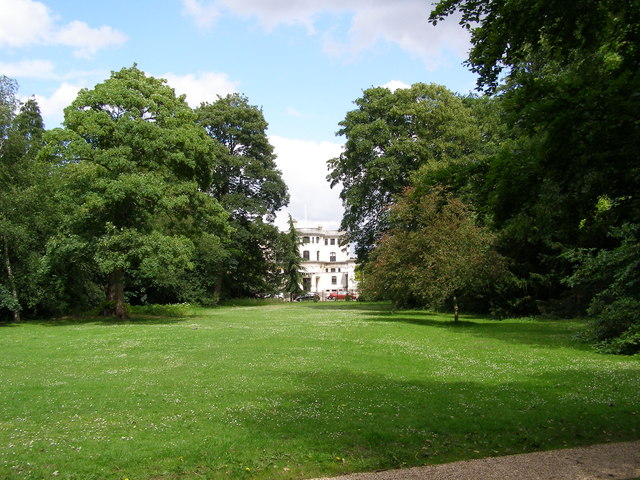 ملف:North London Collegiate School - geograph.org.uk - 486337.jpg