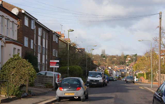 ملف:Hadley Road - geograph.org.uk - 1057350.jpg