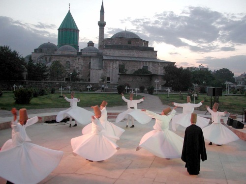 ملف:Mevlana Konya.jpg