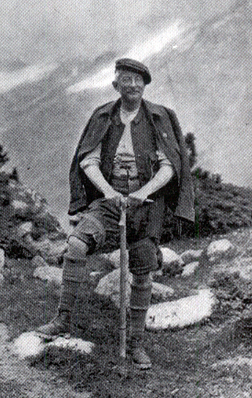 ملف:John Percy Farrar.jpg