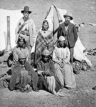 ملف:Modoc women.jpg