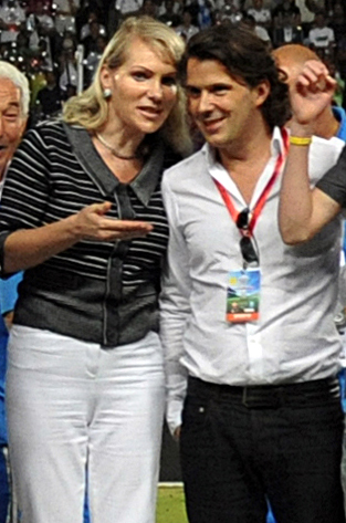ملف:Margarita Louis-Dreyfus & Vincent Labrune.jpg