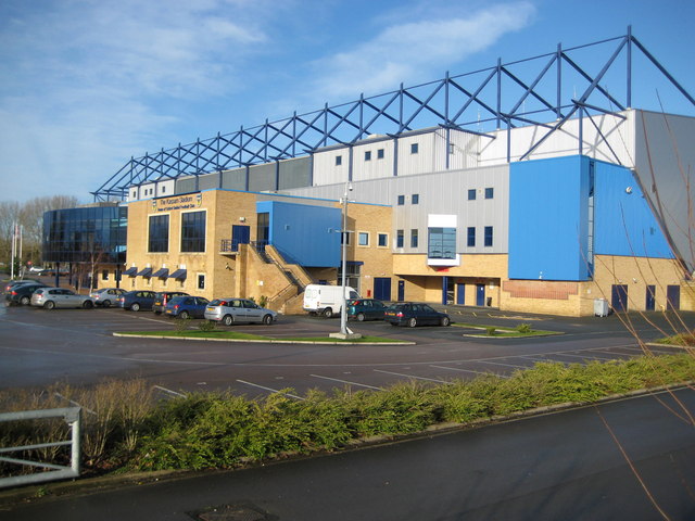 ملف:Kassam Stadium, Oxford.jpg