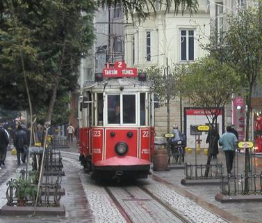 ملف:Tranvia Estambul.jpg