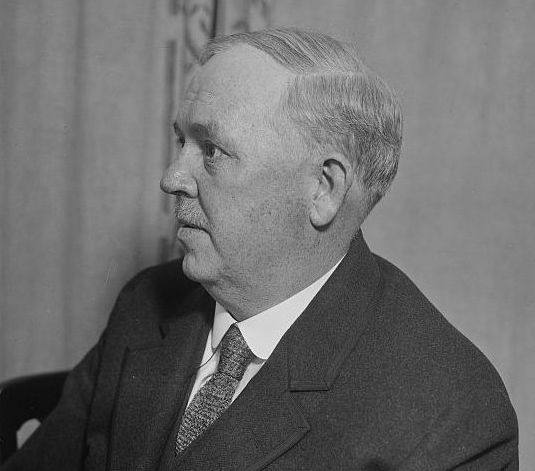 ملف:Dan Beddoe facing left in 1918 (cropped).jpg