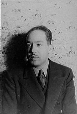 ملف:LangstonHughes.jpg