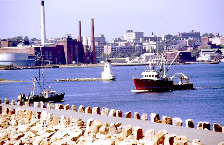 ملف:New Bedford, Massachusetts-view from harbor.jpeg