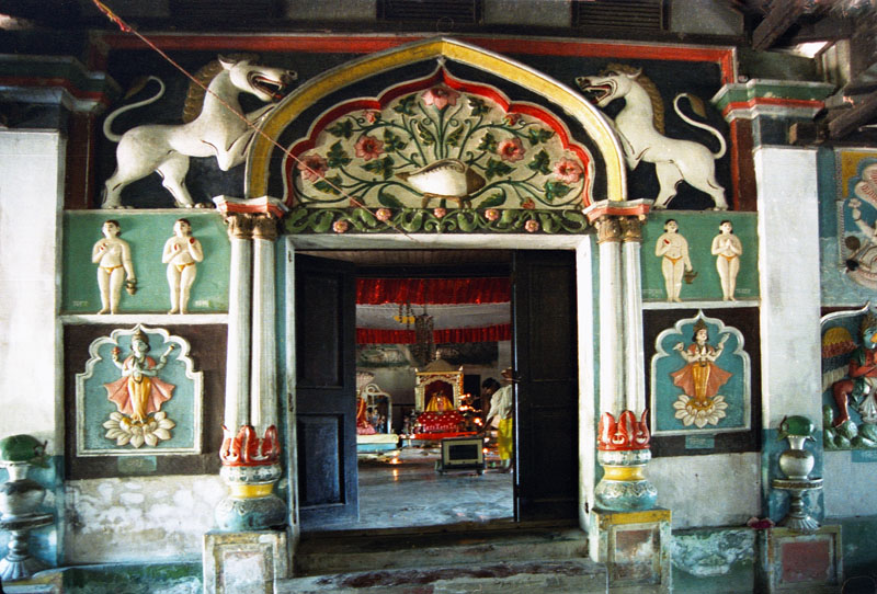 ملف:Dakhinpat Temple.jpg