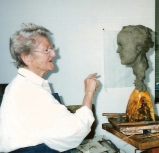 ملف:Frances Rich (cropped).jpg