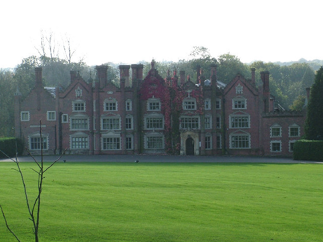 ملف:Great Witchingham Hall - geograph.org.uk - 73615.jpg