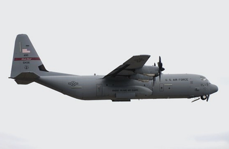 ملف:C-130J 143d AW taking off from Quonset Point 2009.jpg