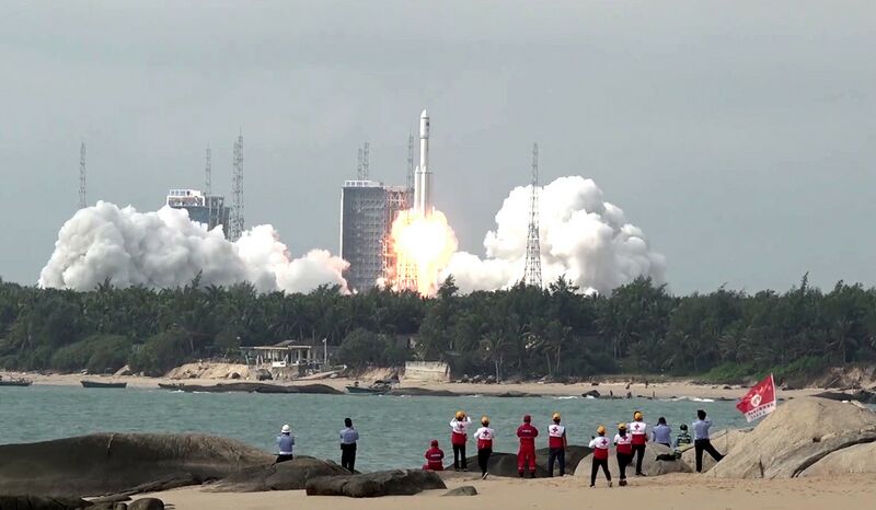 ملف:CZ-7 launch from Wenchang.jpg