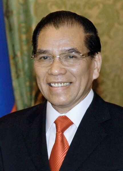 ملف:Nong Duc Manh 2010.jpg