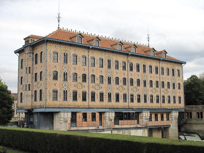 ملف:Moulin Saulnier (Cathedral side).jpg