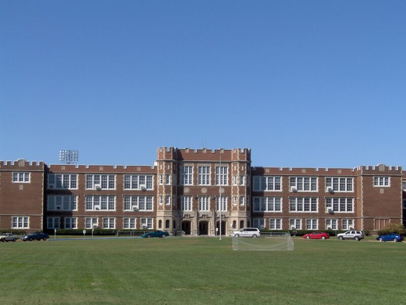 ملف:Parkersburg High School.JPG