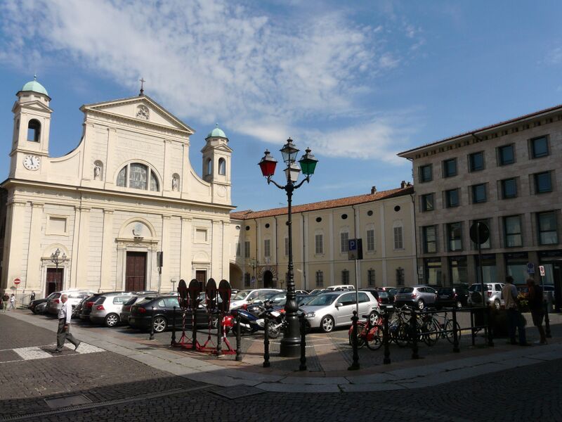 ملف:Tortona-piazza del duomo.jpg
