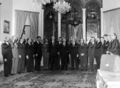 الرئيس ناظم القدسي في صورة تذكارية مع أعضاء حكومة الرئيس خالد العظم يوم 17 أيلول 1962.jpg