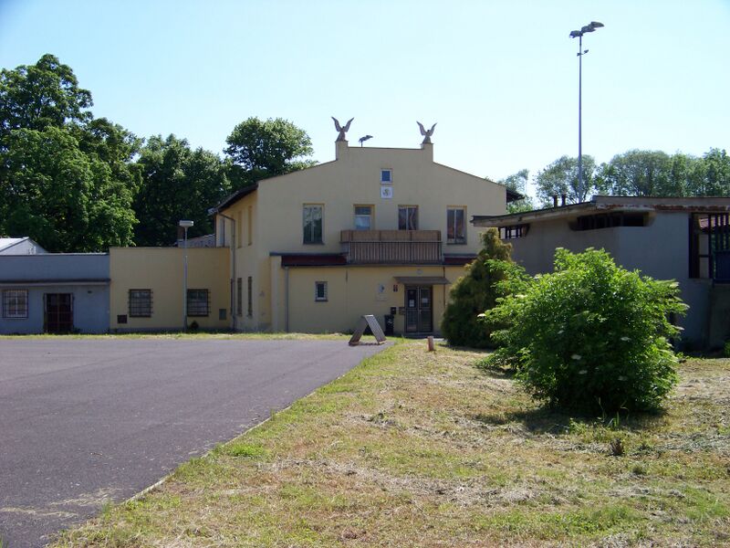 ملف:Děčín-Podmokly, sokolovna.jpg