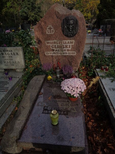 ملف:Edward Szupelak grób.jpg