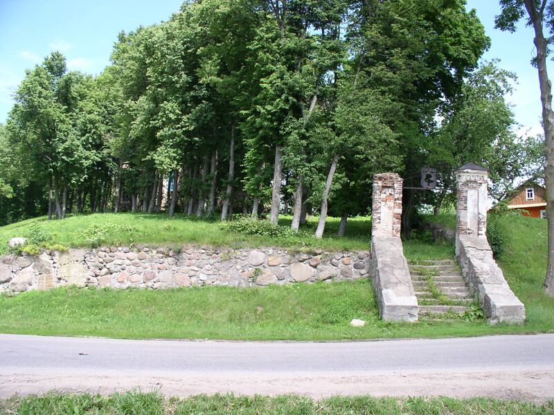 ملف:Belarus-Raytsa-Church of Barbara-Park-1.jpg