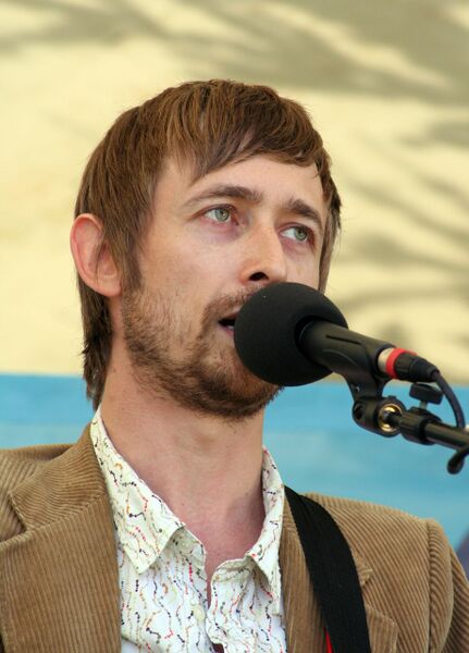 ملف:Neil Hannon.jpg