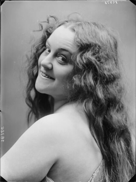 ملف:Pina Menichelli 01.jpg