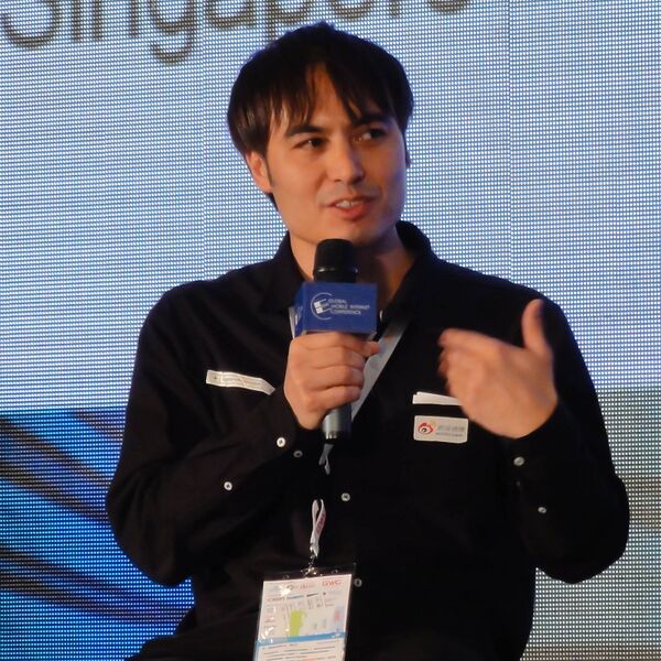 ملف:Adrian David Cheok.jpg