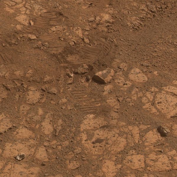ملف:PIA17942-MarsOpportunityRover-PinnacleIslandRockMysterySolved-20140204.jpg