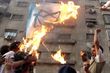 متظاهرون يحرقون العلم الإسرائيلي أمام السفارة بالقاهرة 9 سبتمبر 2011.jpg