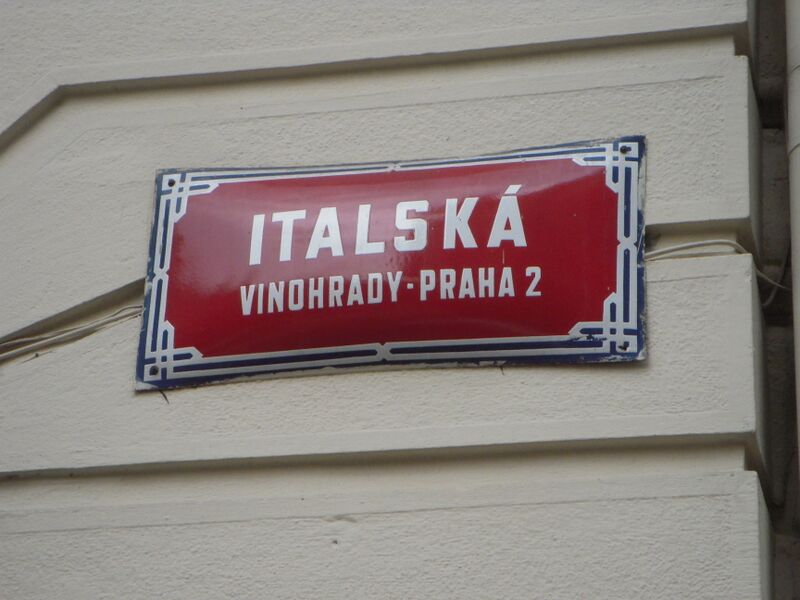 ملف:200410 Italska Prag.JPG