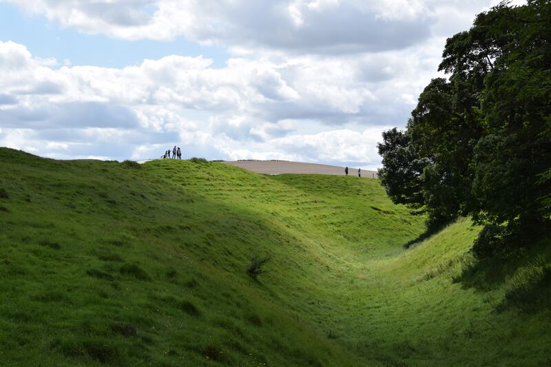 ملف:Avebury henge.jpg